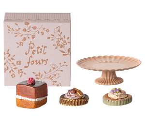 Maileg Cakes and Mini Cakestand