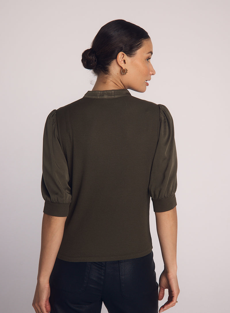 Bella Dahl Short Sleeve Placket Shirt in Ivy Green