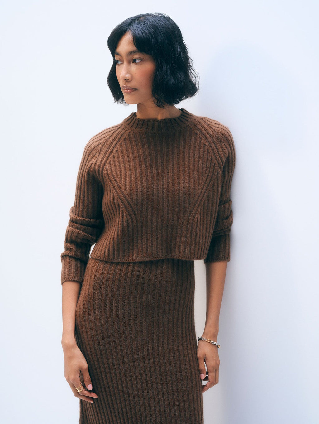White + Warren Cashmere Blend Ribbed Crew Sweater in Umber