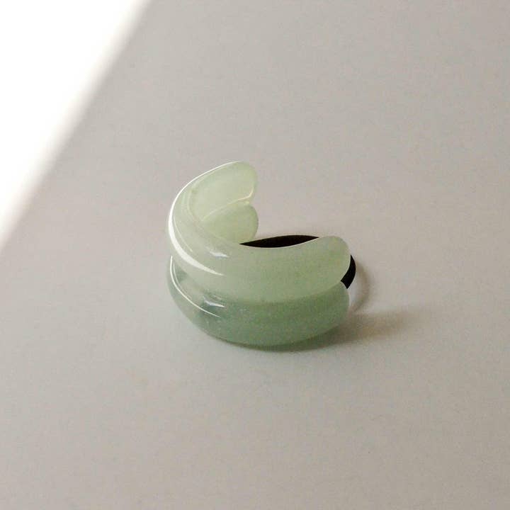 Nar'sha Wide Double Arch Acrylic Ponytail Hair Tie Light Green