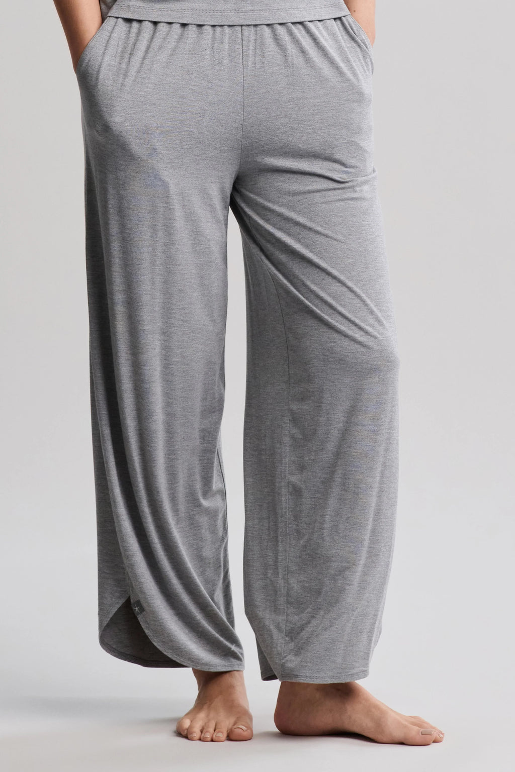 Barefoot Dreams Ultra Soft Jersey Curved Hem Cropped Pant in Dark Heathered Gray