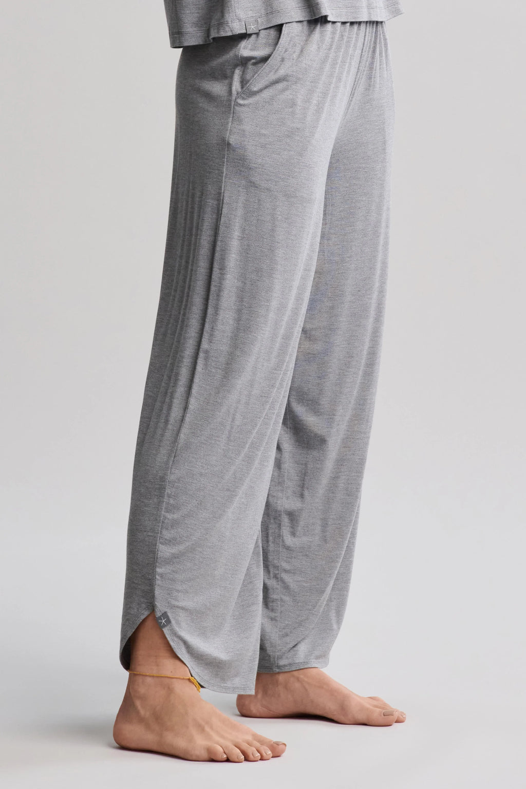 Barefoot Dreams Ultra Soft Jersey Curved Hem Cropped Pant in Dark Heathered Gray