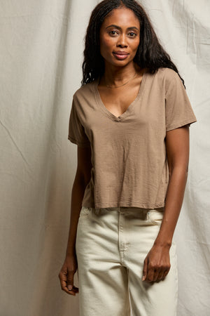 perfectwhitetee Beckett Tee in Mocha
