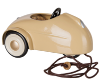 Maileg Mouse Car in Wheat
