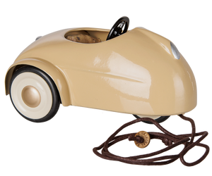Maileg Mouse Car in Wheat