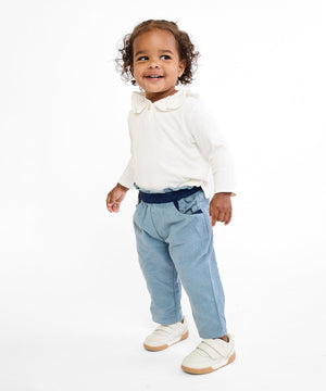 Oso & Me Hen Shirt in White with Vanilla Piping
