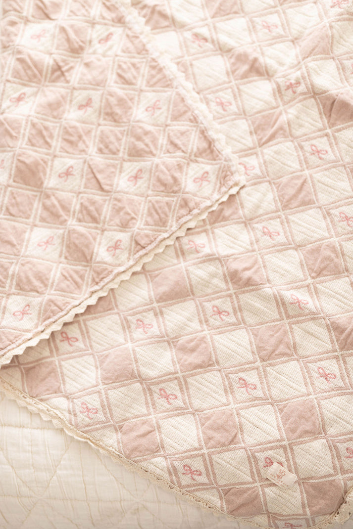New Grain Patchwork Blanket in Bows