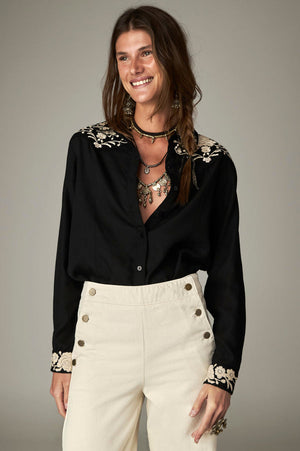 Maison Hotel Antonio Shirt in Black
