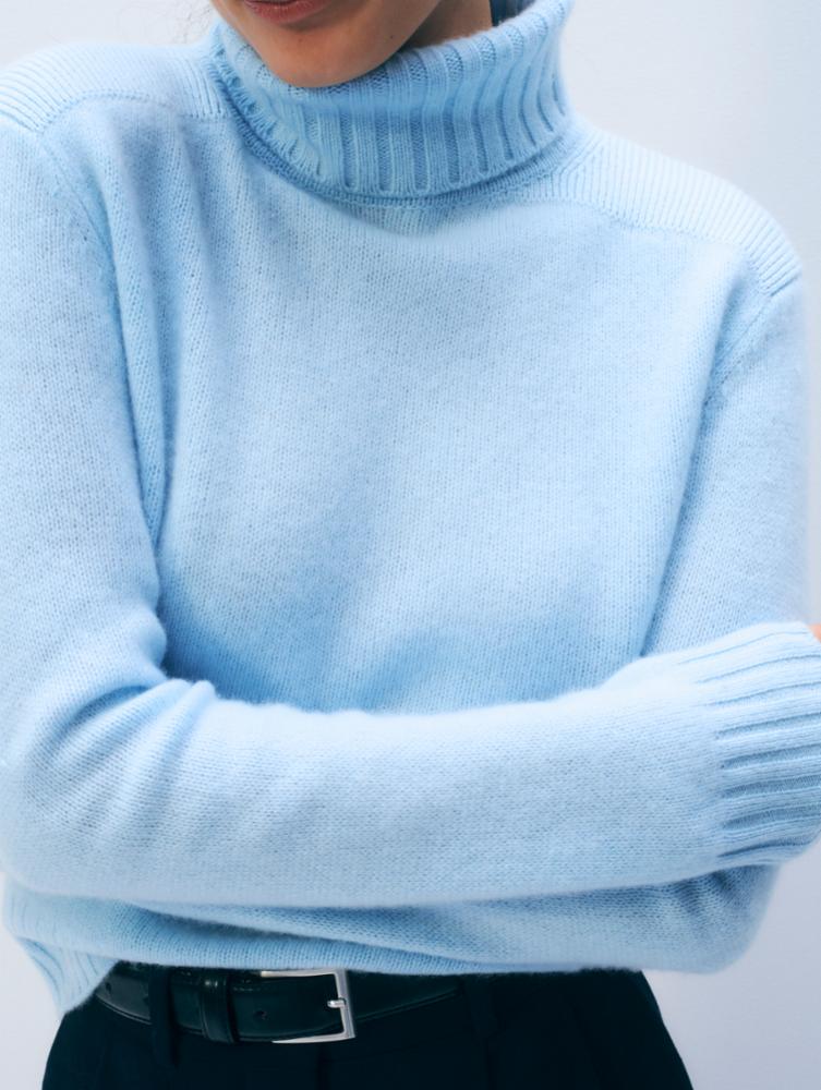 CASHMERE RIBBED TRIM TURTLENECK