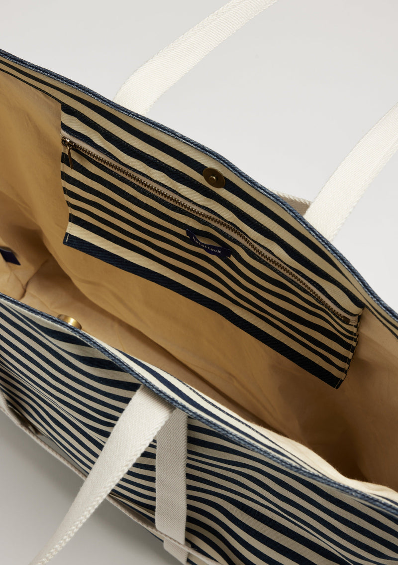 Hat Attack Sunhat Size Traveler Tote in Navy/White