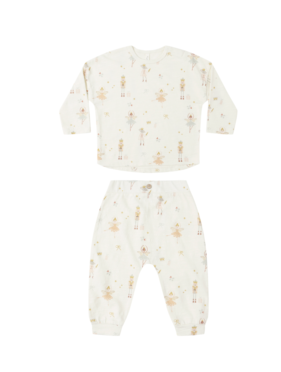 Rylee + Cru Tee/Pant Set in Nutcracker