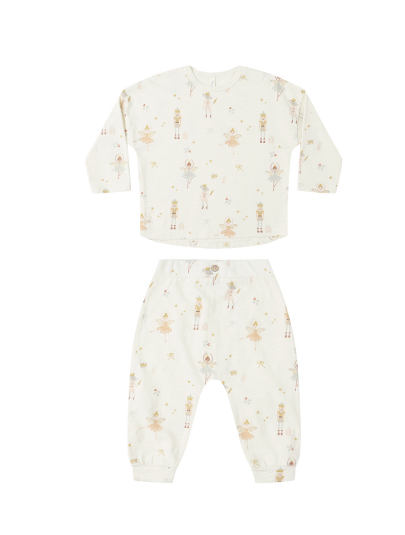 Rylee + Cru Tee/Pant Set in Nutcracker