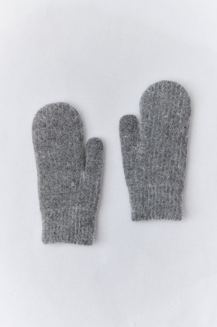 FLEECEY LINED MITTEN