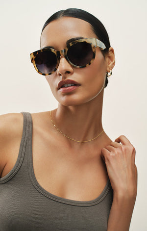 Z Supply Lunch Date Sunglasses in Dark Tort