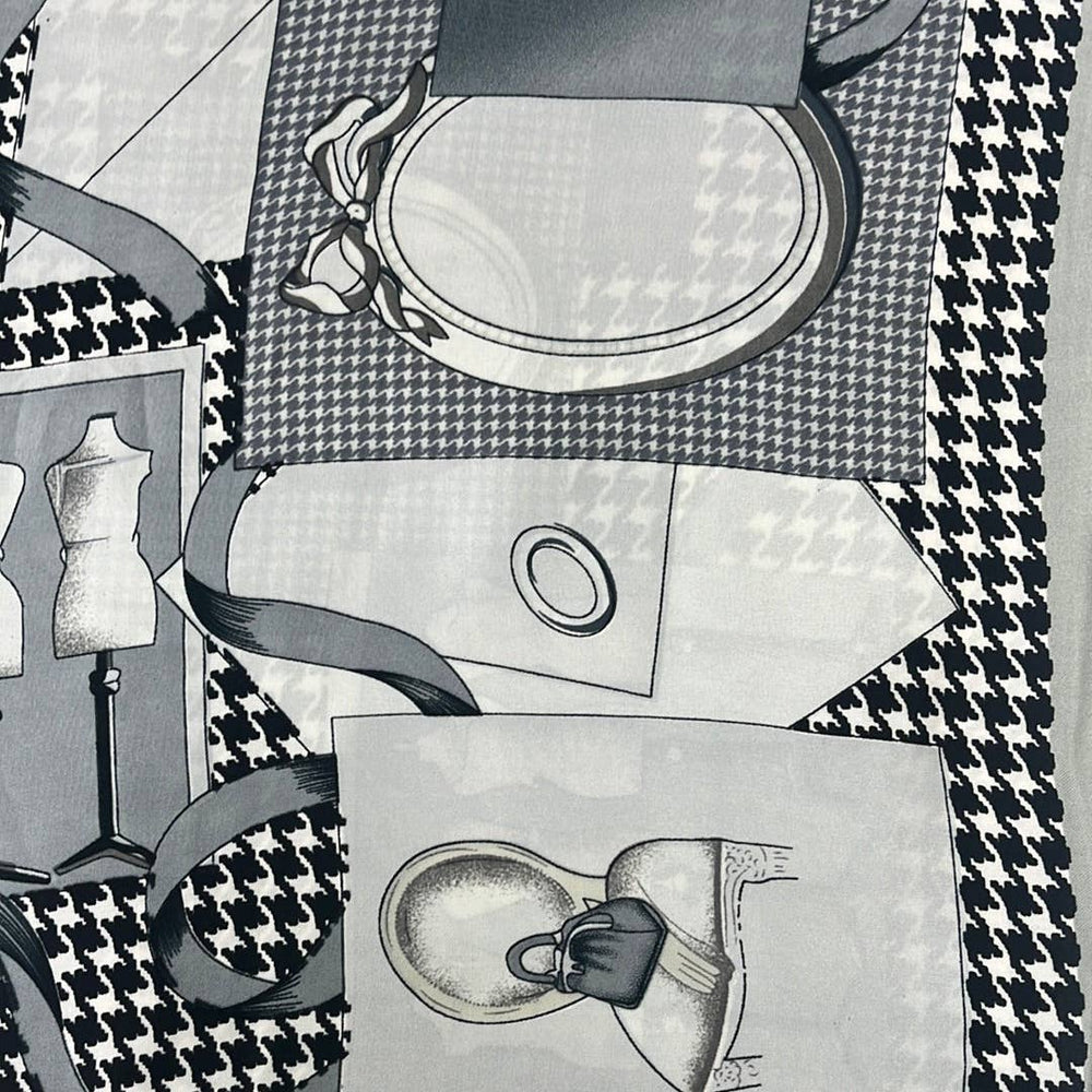 HAUTE GREY