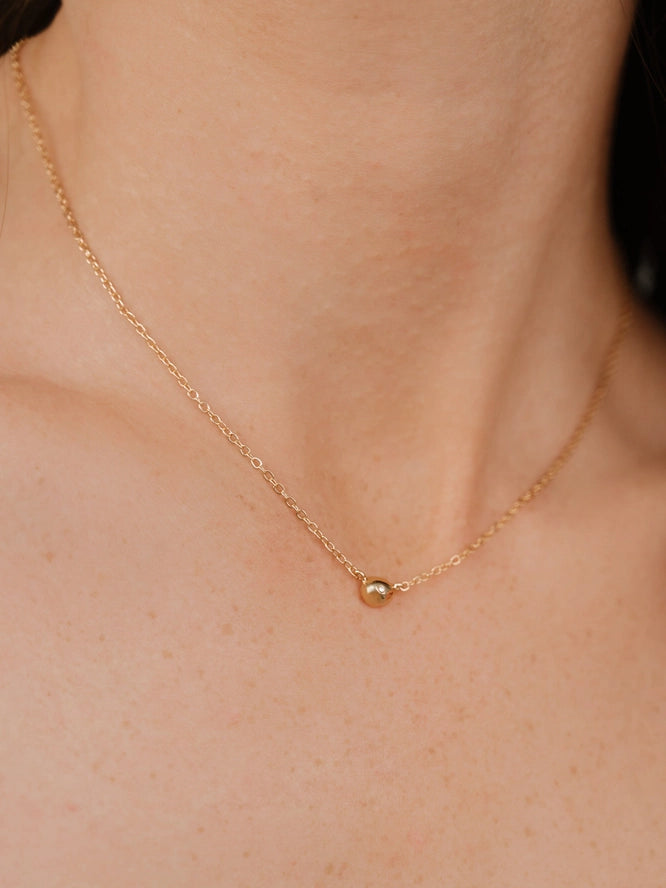 Ettika Polished Dainty Pebble Necklace in Gold