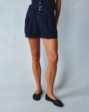Bella Dahl Double Pleat Linen Short in Italian Navy