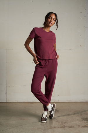 perfectwhitetee Johnny Jogger in Dark Burgundy