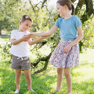 Minnow Boys Micro Gingham Shorts in Cocoa
